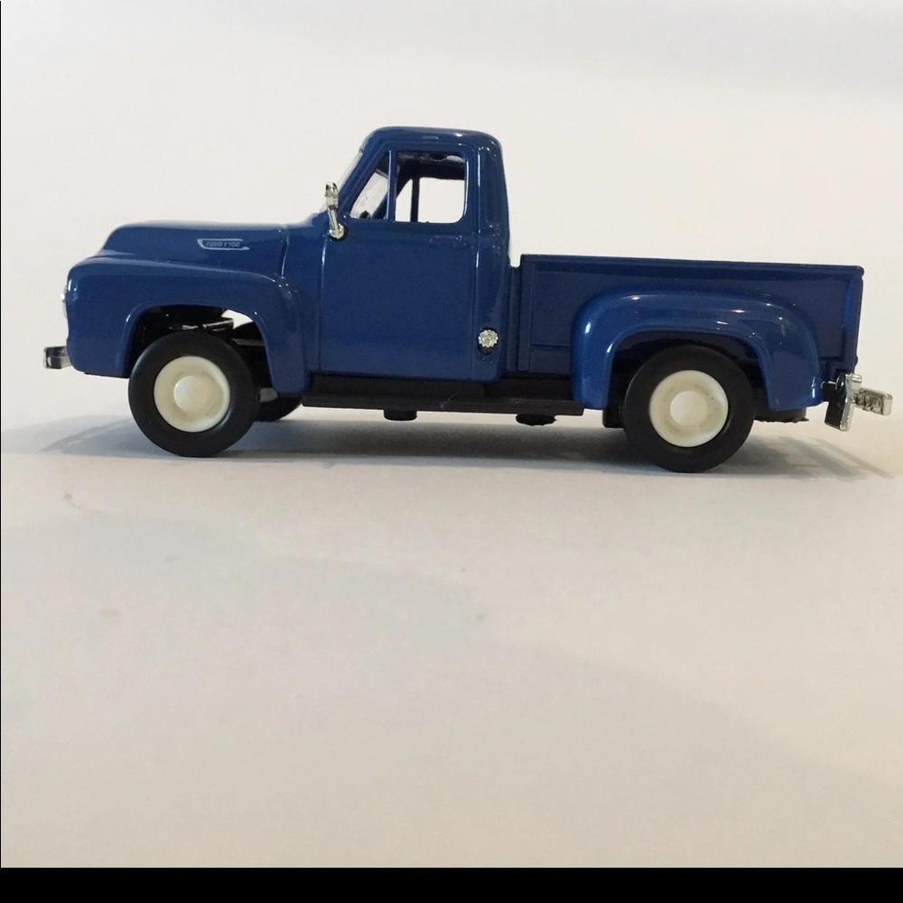 Signature 1953 Ford Pickup 94204